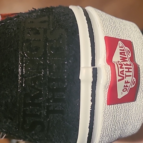 Stranger Things x Sk8-Hi Reissue 'Upside Down' Vans - Picture 11 of 11